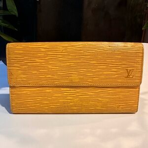 Louis Vuitton Continental Epi Wallet *NO ZIPPER*